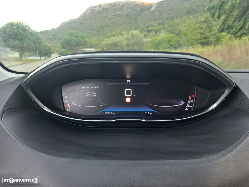 Peugeot 3008 1.5 BlueHDi Allure EAT8 - 19