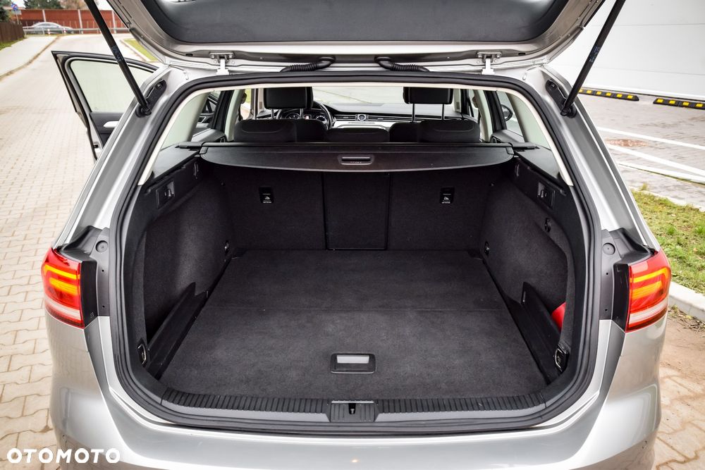 Volkswagen Passat 1.6 TDI (BlueMotion Technology) Comfortline - 19