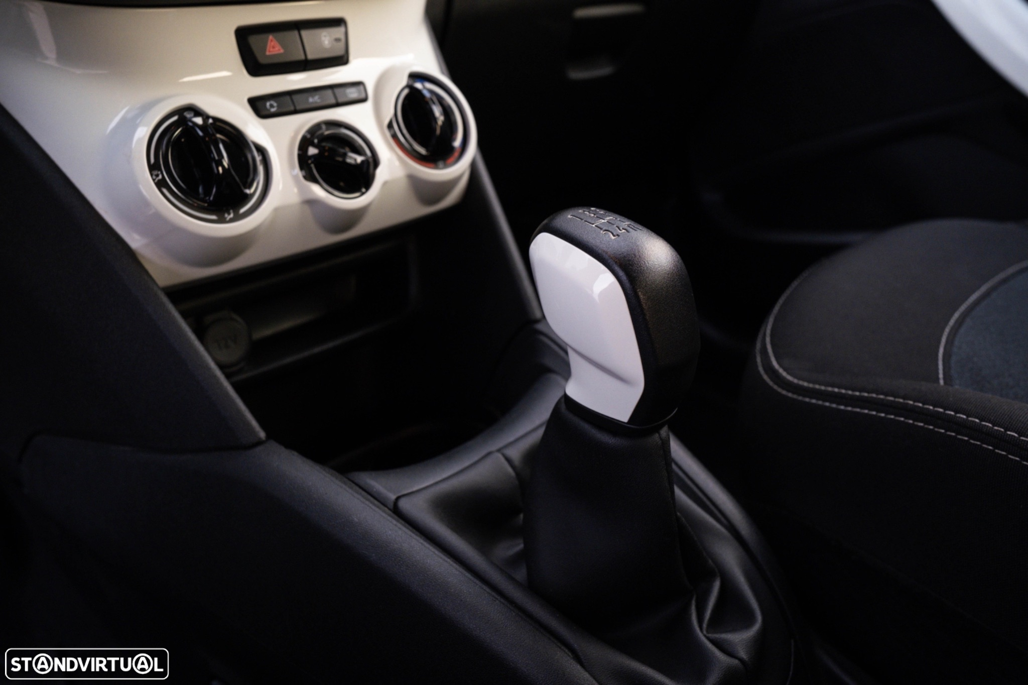 Peugeot 208 1.2 PureTech Active - 13