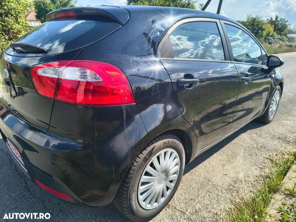 Kia Rio 2011 photo 5