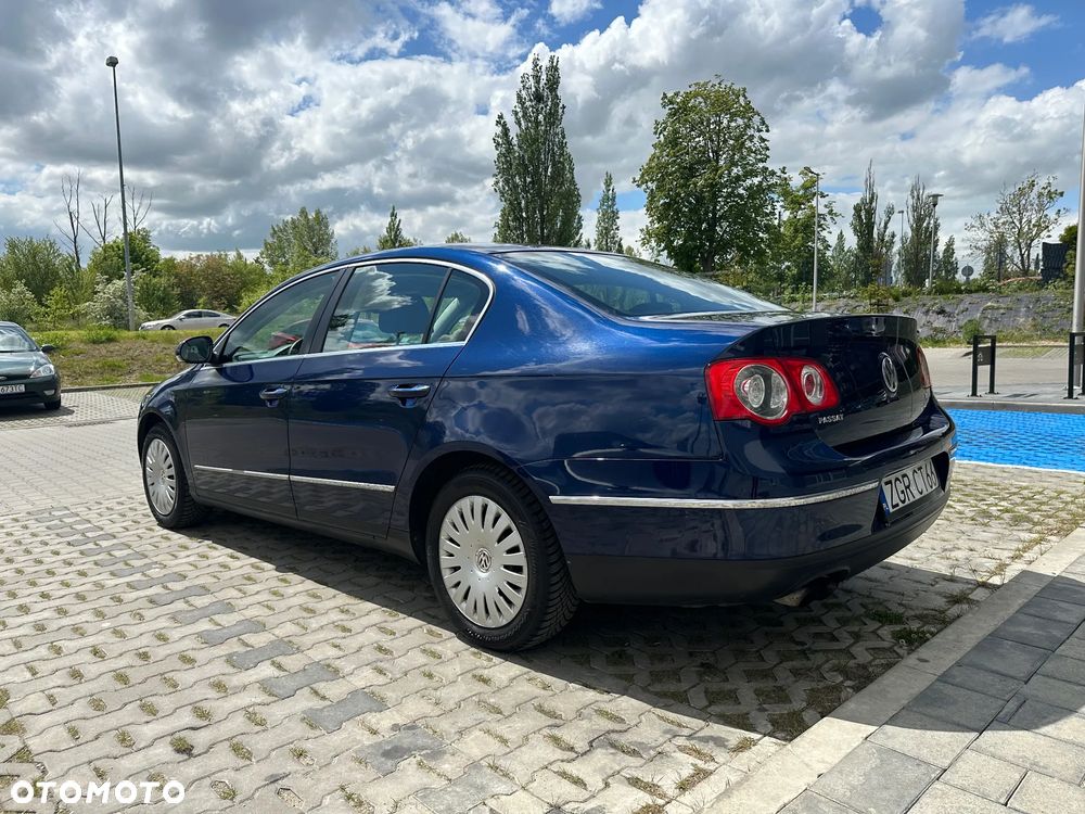 Volkswagen Passat 2.0 FSI Comfortline - 4