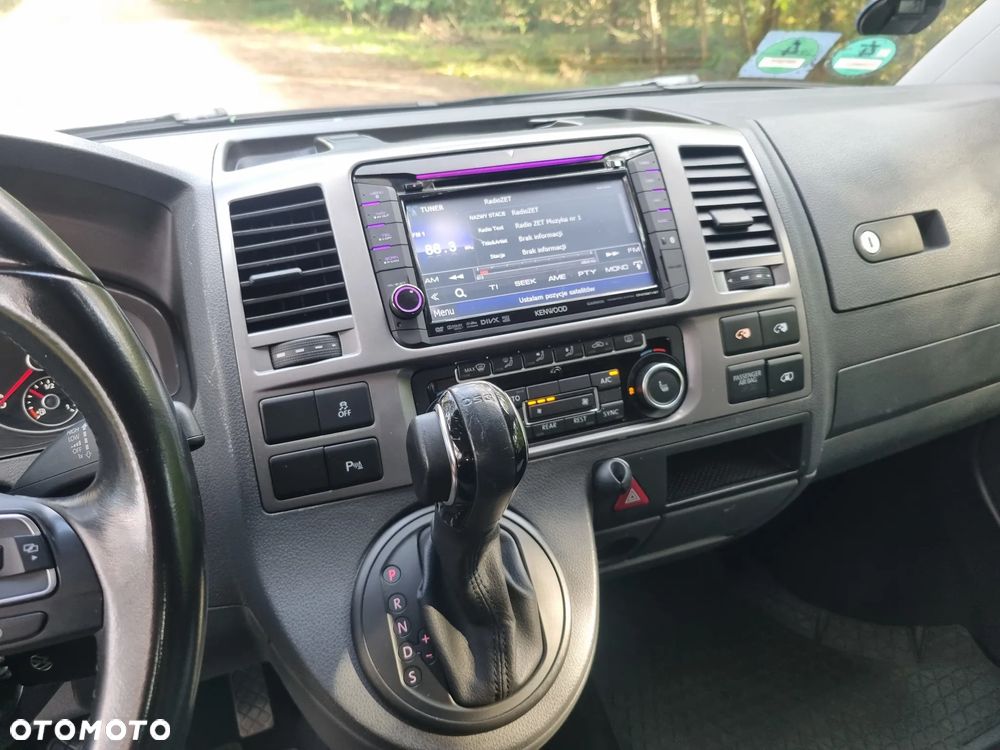 Volkswagen Caravelle - 10