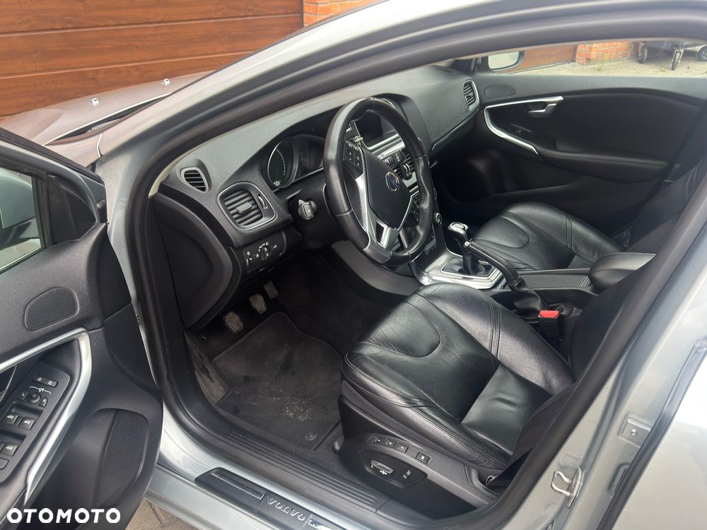 Volvo V40 D2 Drive-E Summum - 9