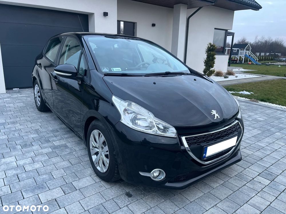 Peugeot 208 - 25