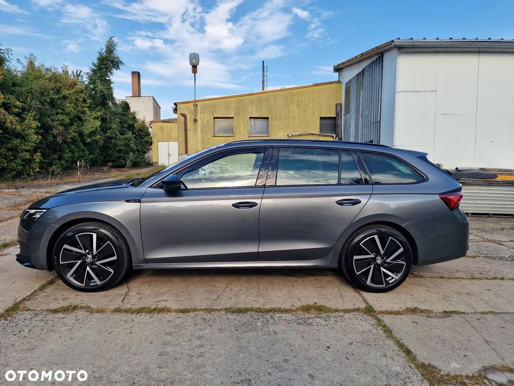 Skoda Octavia Combi 2.0 TDI DSG Sportline - 6