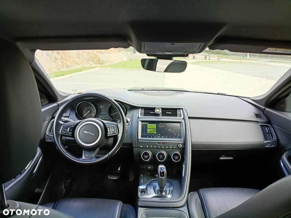 Jaguar E-Pace P200 AWD S - 11