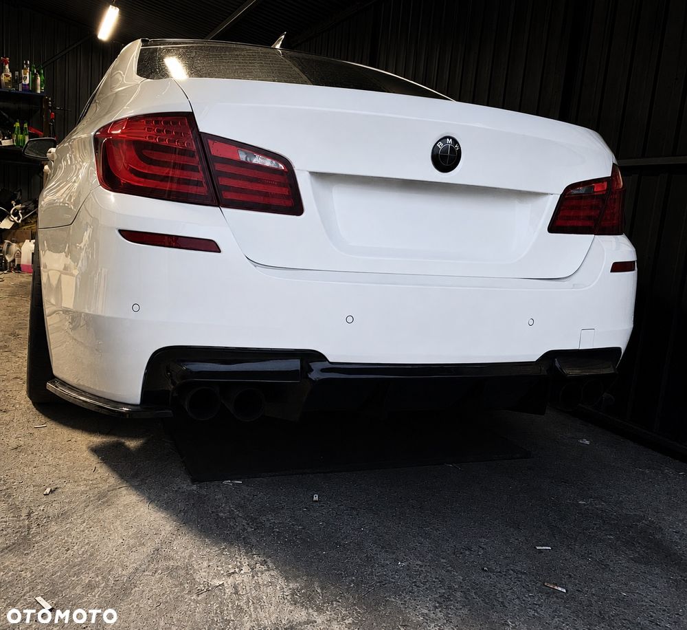 BMW Seria 5 550i - 1