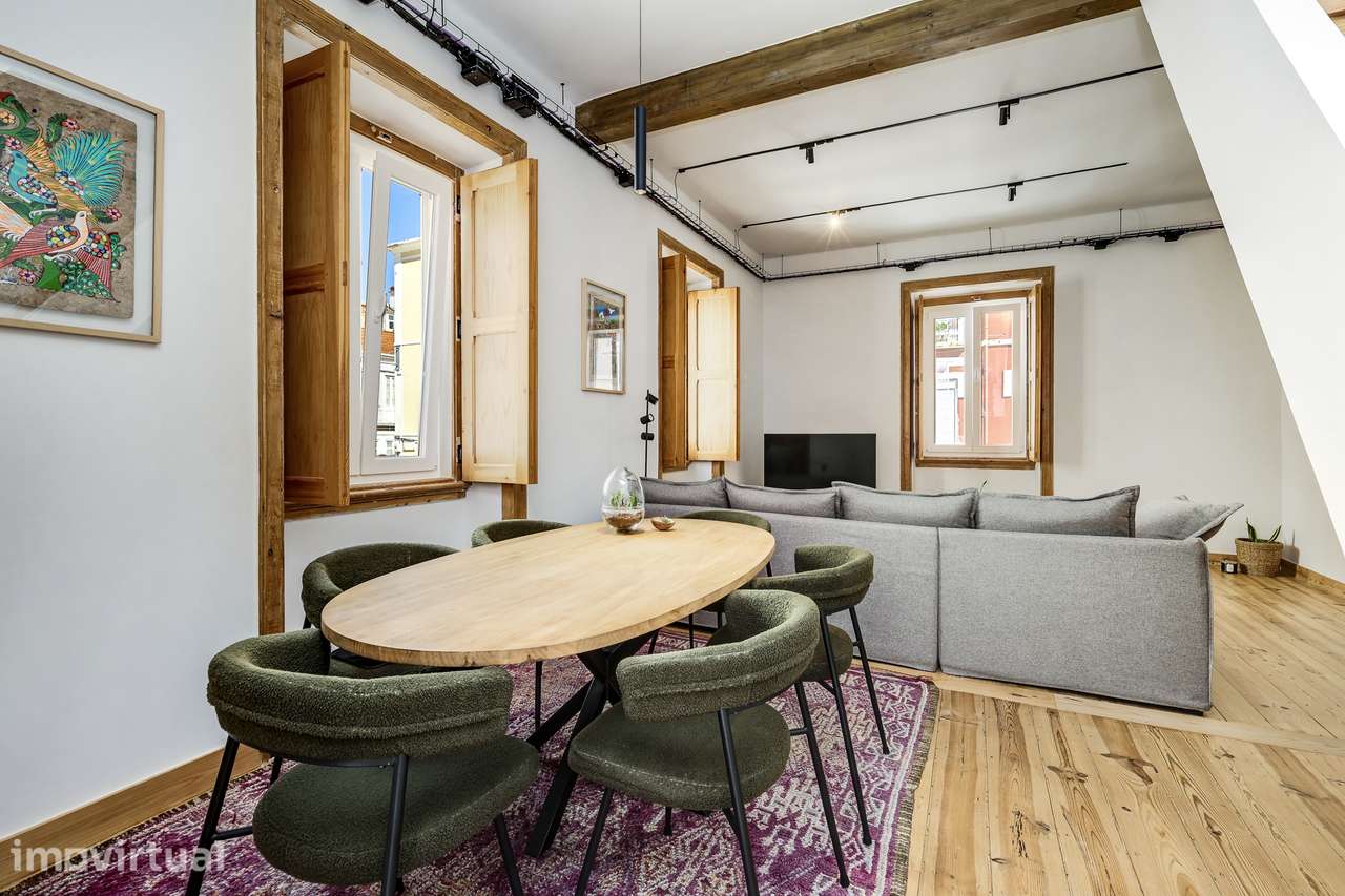 Apartamento Remodelado na Ajuda com 110 m², Luz Natural e Charme Lisbo - Grande imagem: 2/20