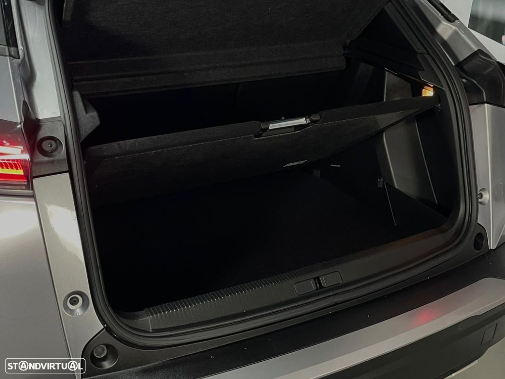 Peugeot 2008 1.2 PureTech Allure EAT8 - 31