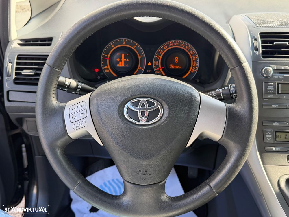 Toyota Auris 1.4 D-4D Luna - 24