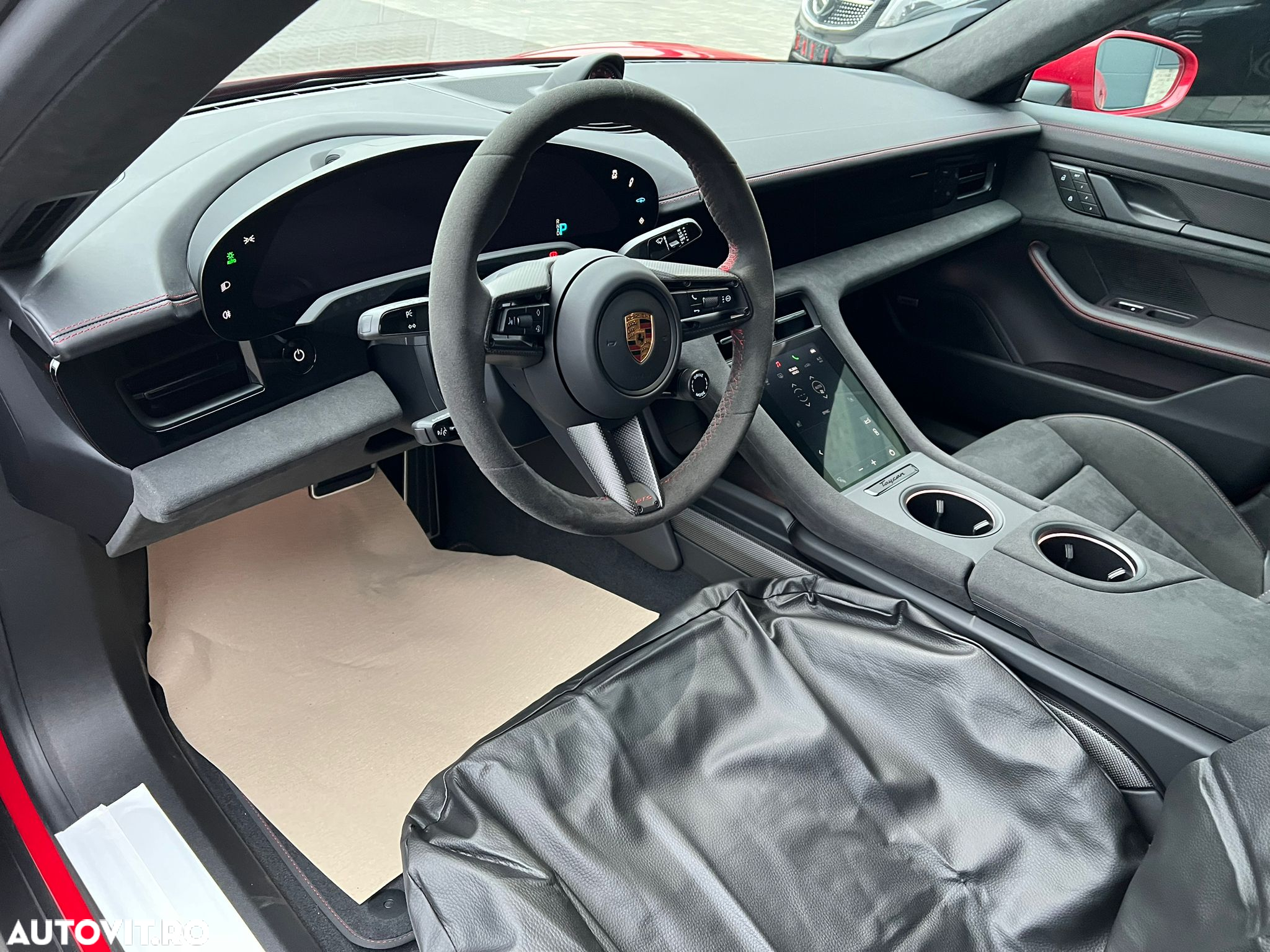 Porsche Taycan Turbo S - 7