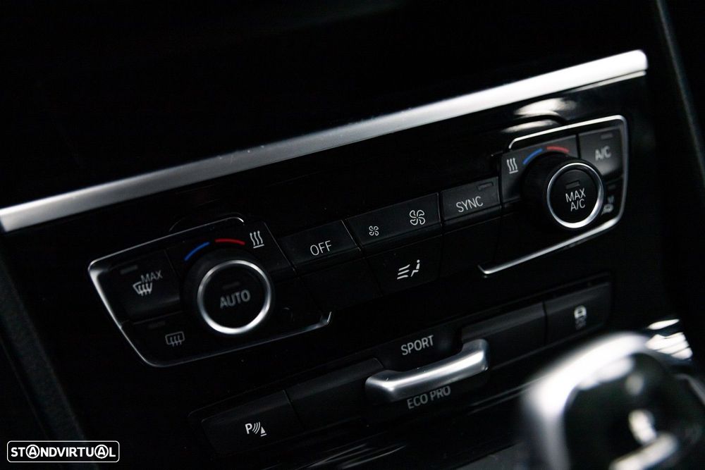 BMW 218 Active Tourer i Advantage Auto - 38