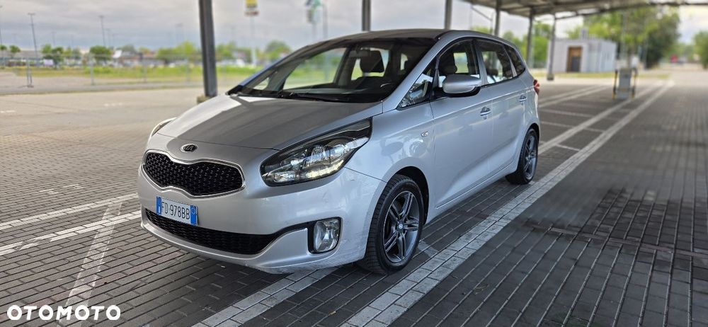Kia Carens 1.7 CRDi 115 Dream Team Edition - 1