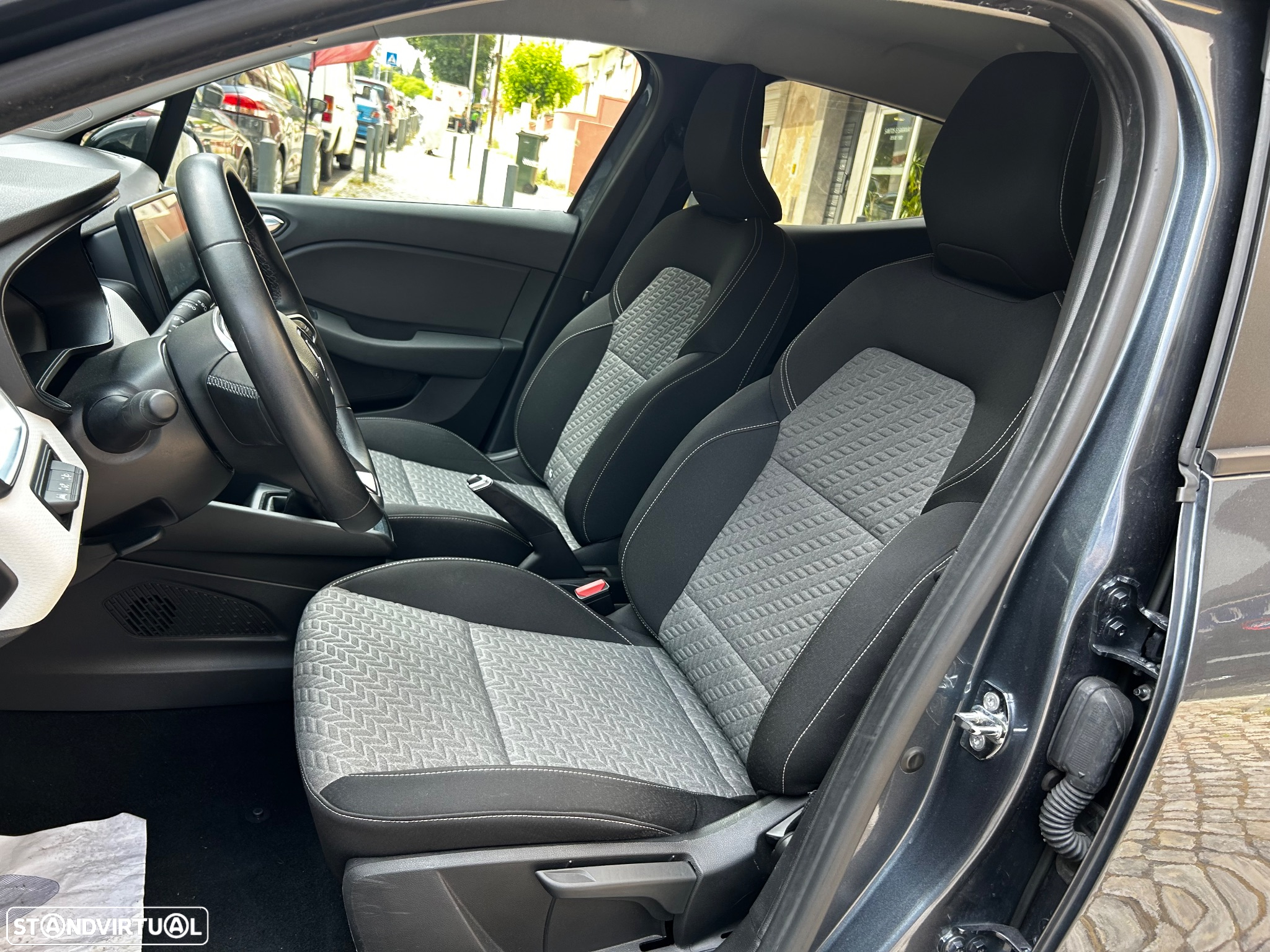 Renault Clio 1.0 TCe Limited - 11