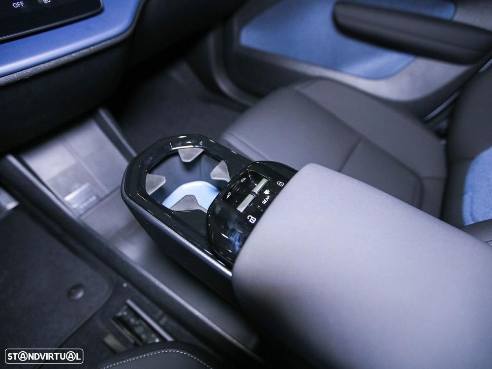 Volvo EX30 51 kWh Single Motor Core - 13