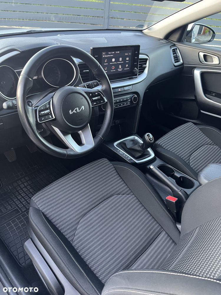 Kia Ceed 1.5 T-GDI M - 13