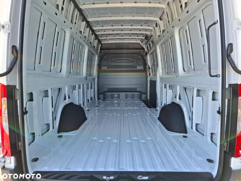 Mercedes-Benz Sprinter 317 CDI Furgon PRO długi 4325 mm L3H2 - 14