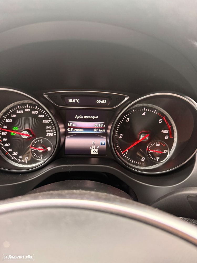 Mercedes-Benz CLA 220 d 4Matic 7G-DCT Urban - 8