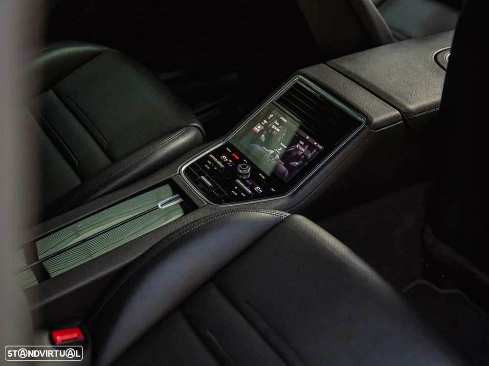 Porsche Panamera 4 E-Hybrid - 14