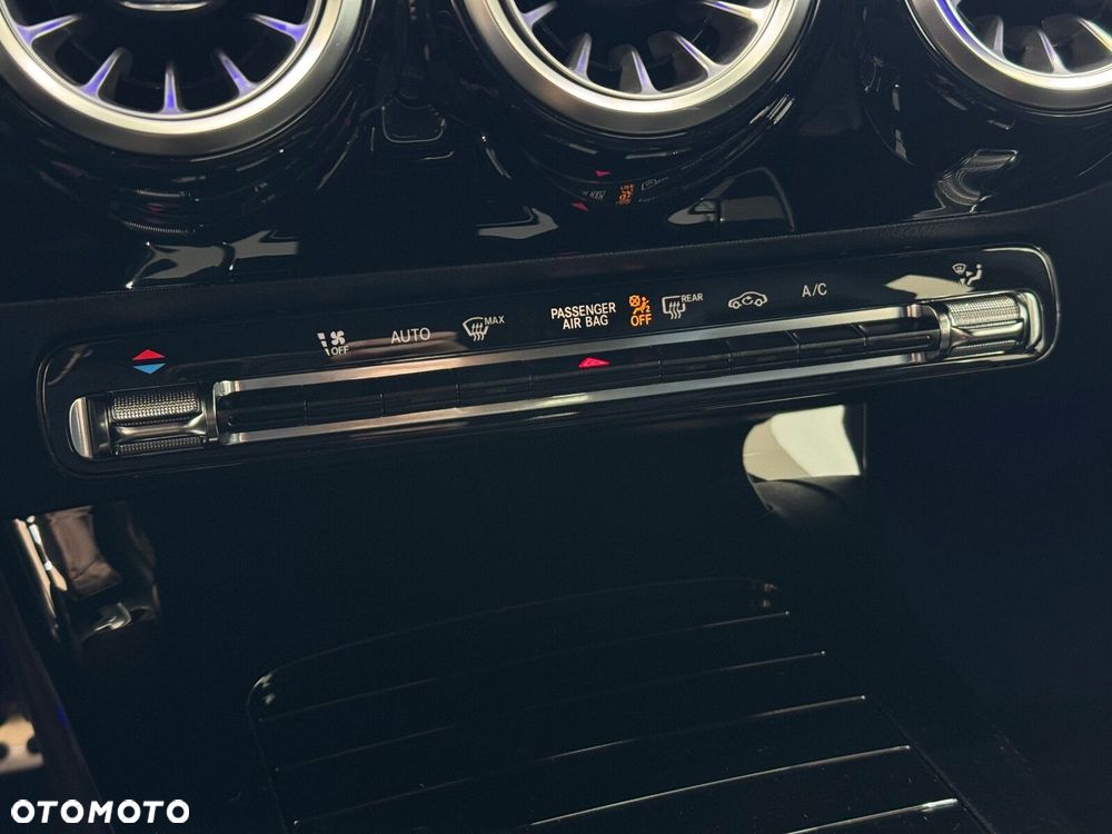 Mercedes-Benz CLA - 24