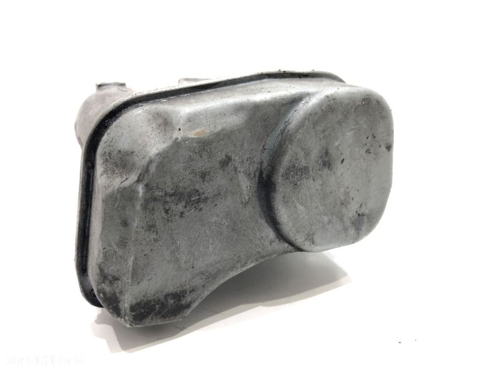 PRZEPUSTNICA  AUDI A3 (8P1) 2003 - 2013 2.0 TDI 125 kW [170 KM] olej napędowy 2006 - 2012 - 4