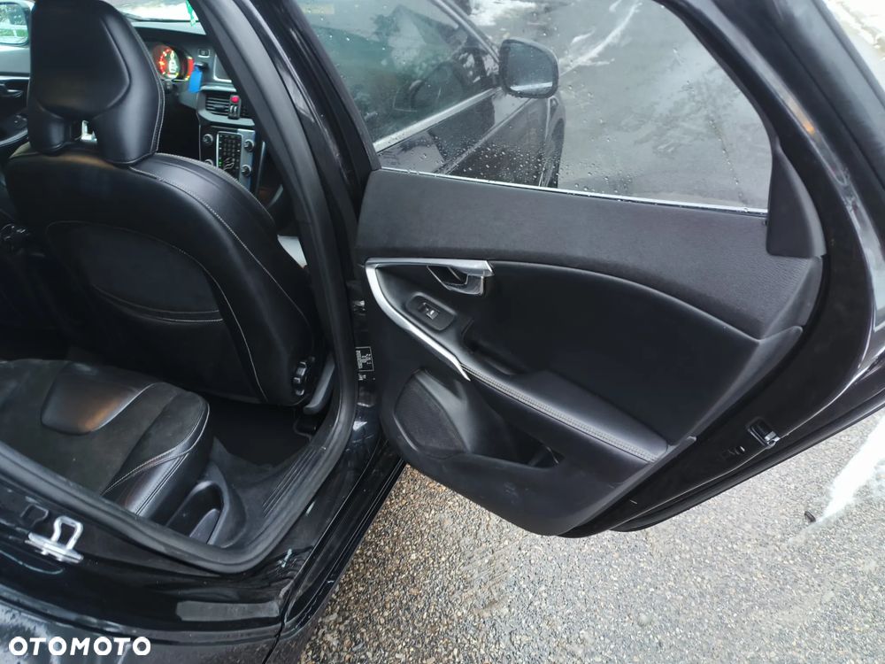 Volvo V40 D4 Drive-E R-Design Summum - 15