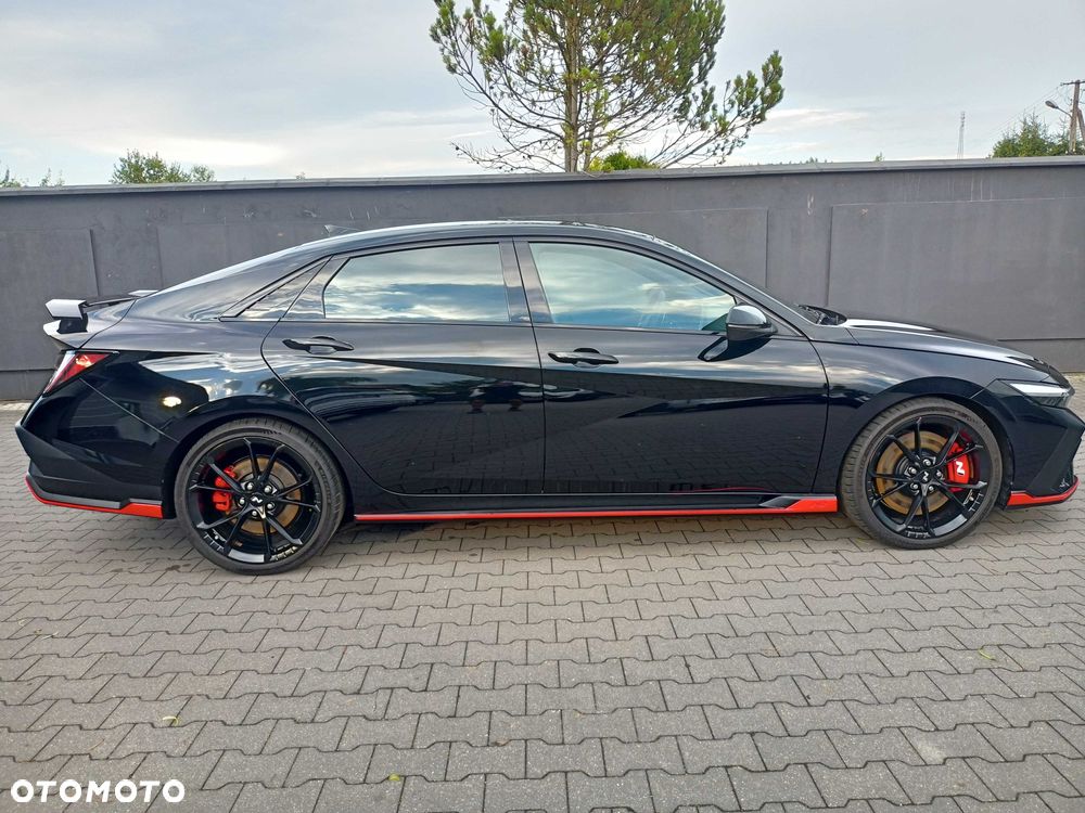 Hyundai Elantra - 1