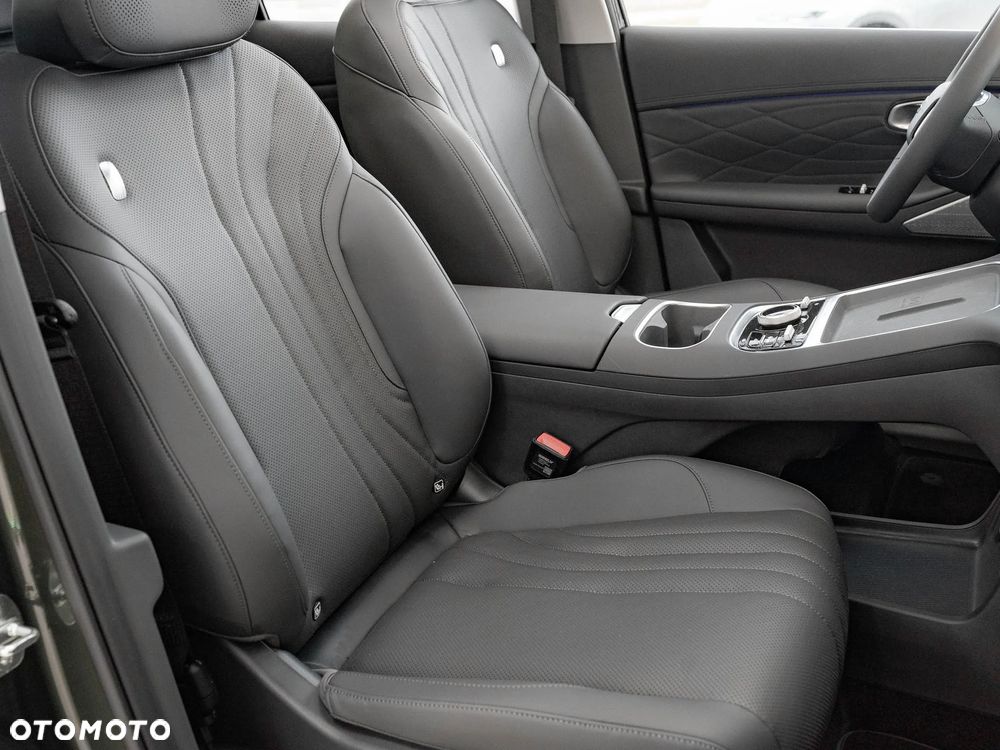 Geely Starray EM-i 1.5 PHEV Max - 17