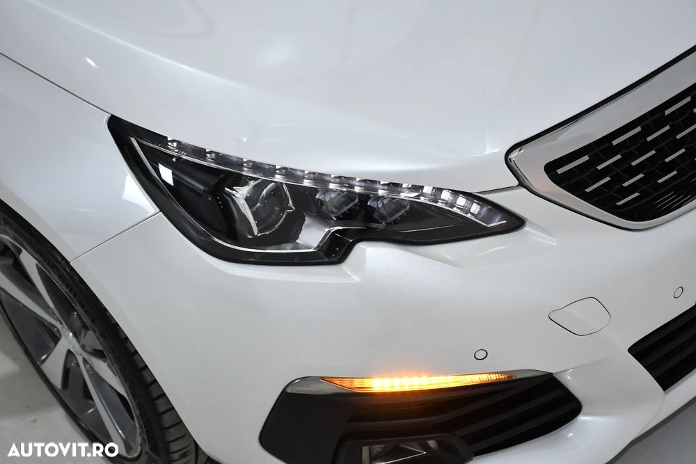 Peugeot 308 1.2 L PureTech Turbo S&S Active - 27