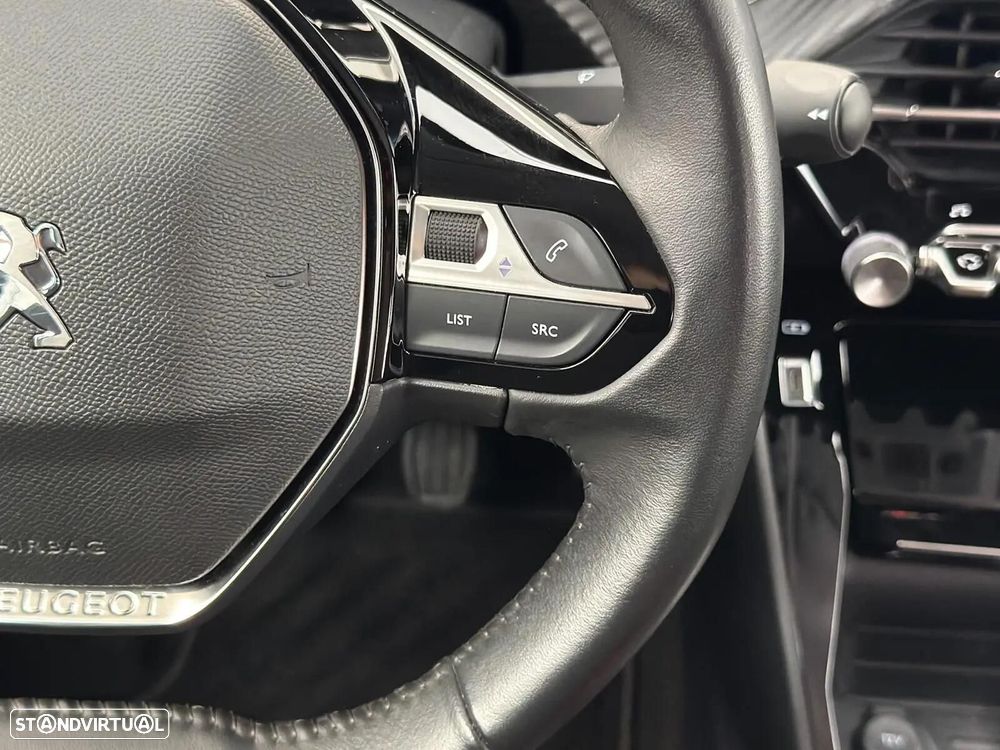 Peugeot 208 - 13