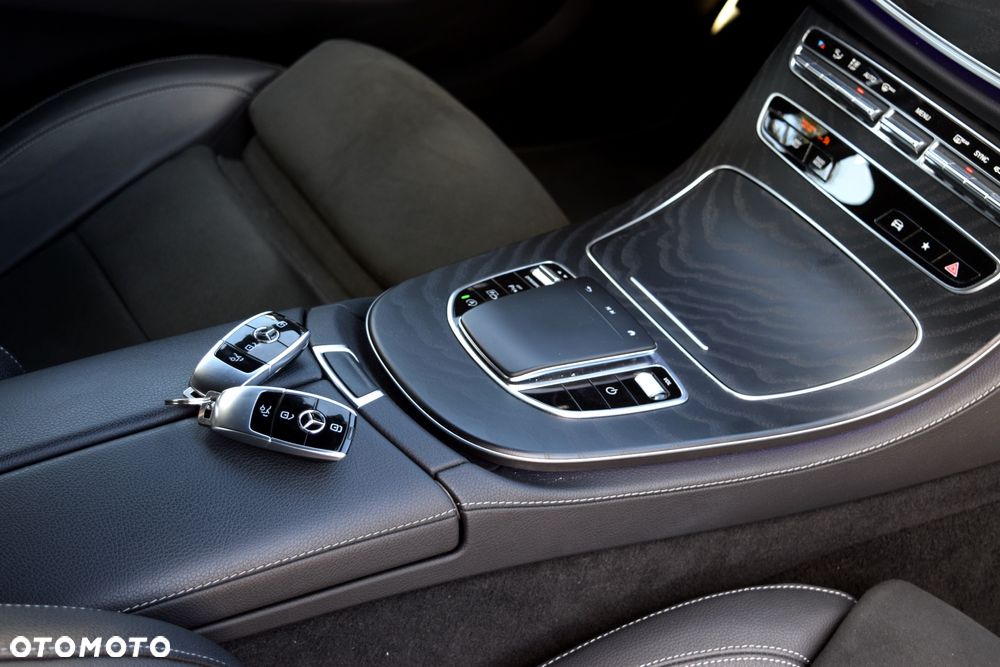 Mercedes-Benz Klasa E 220 d 4-Matic AMG - 17