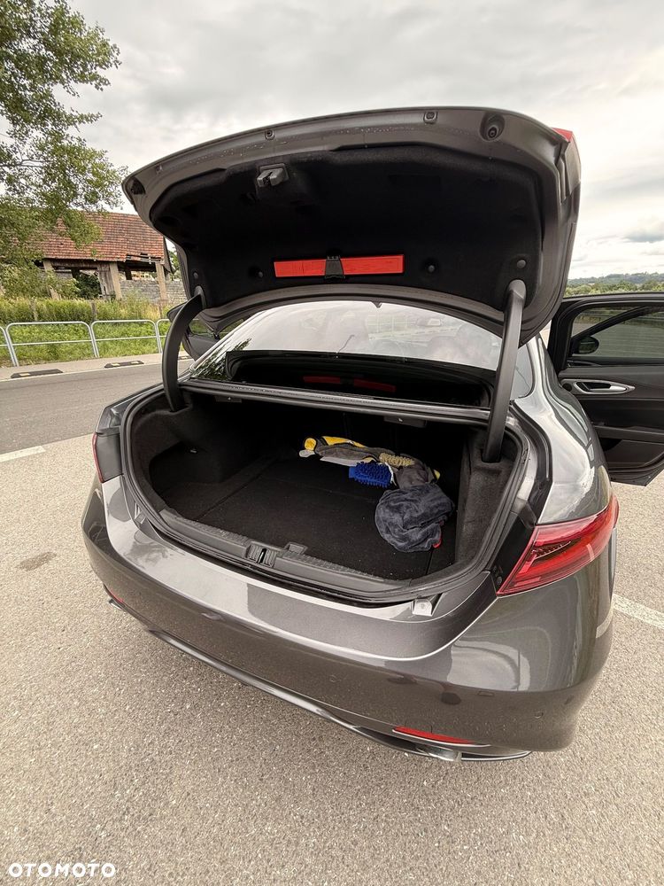 Alfa Romeo Giulia 2.2 AT8-Q4 Veloce Ti - 9