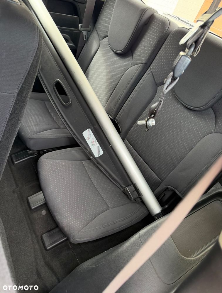 Kia Carens 1.7 CRDi M 7os - 7