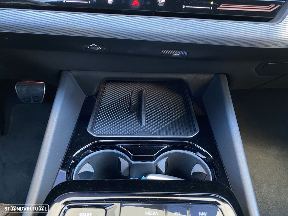 BMW 530 e Pack Desportivo M Pro — fotografia 17
