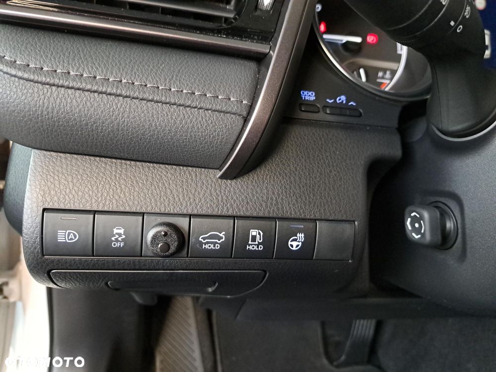 Toyota Camry 2.5 Hybrid Executive CVT - 29