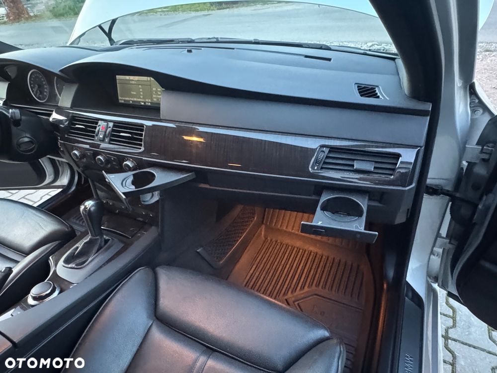 BMW Seria 5 530xd Touring - 35