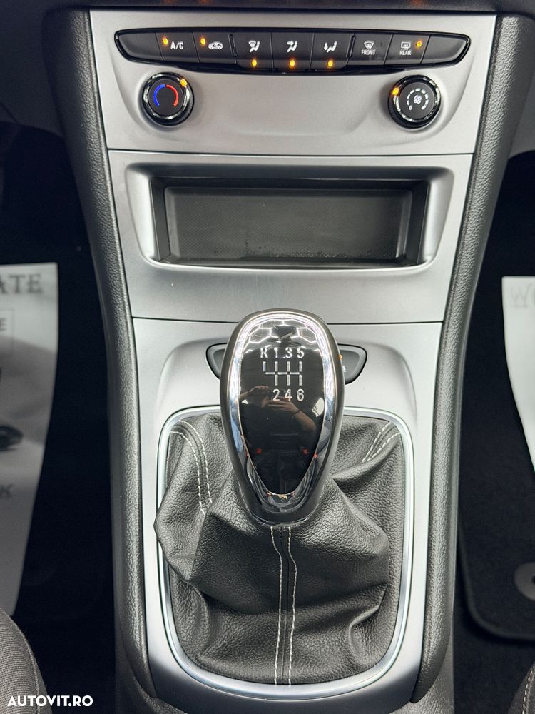 Opel Astra 1.6 D Start/Stop Sports Tourer Business - 23