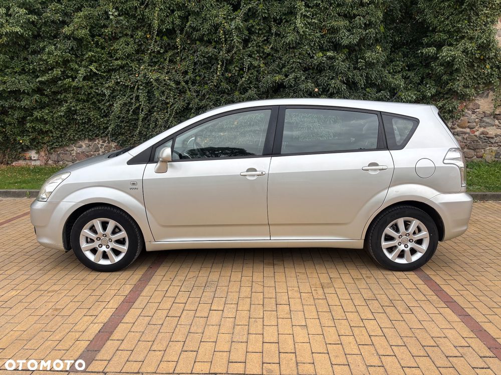 Toyota Corolla Verso - 25