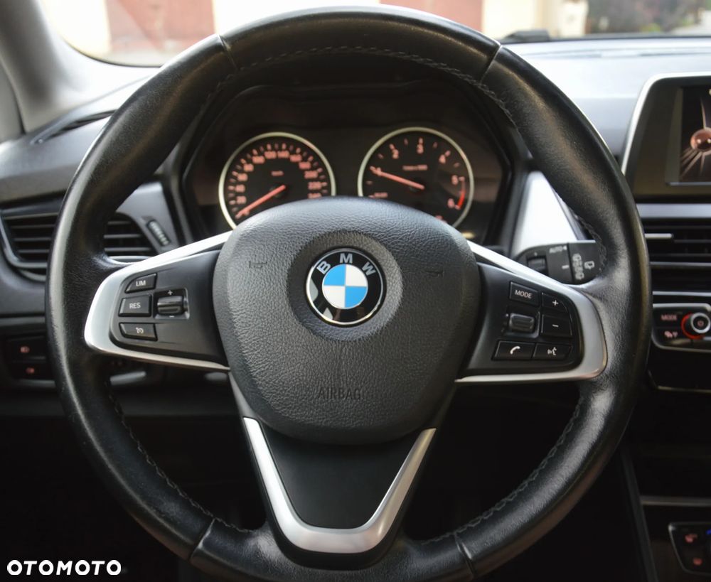 BMW Seria 2 216d - 17