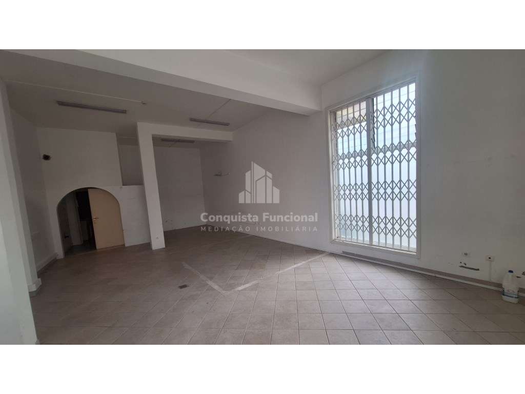 Loja com Viabilidade para Habitação | Canidelo - Gaia - Grande imagem: 3/10