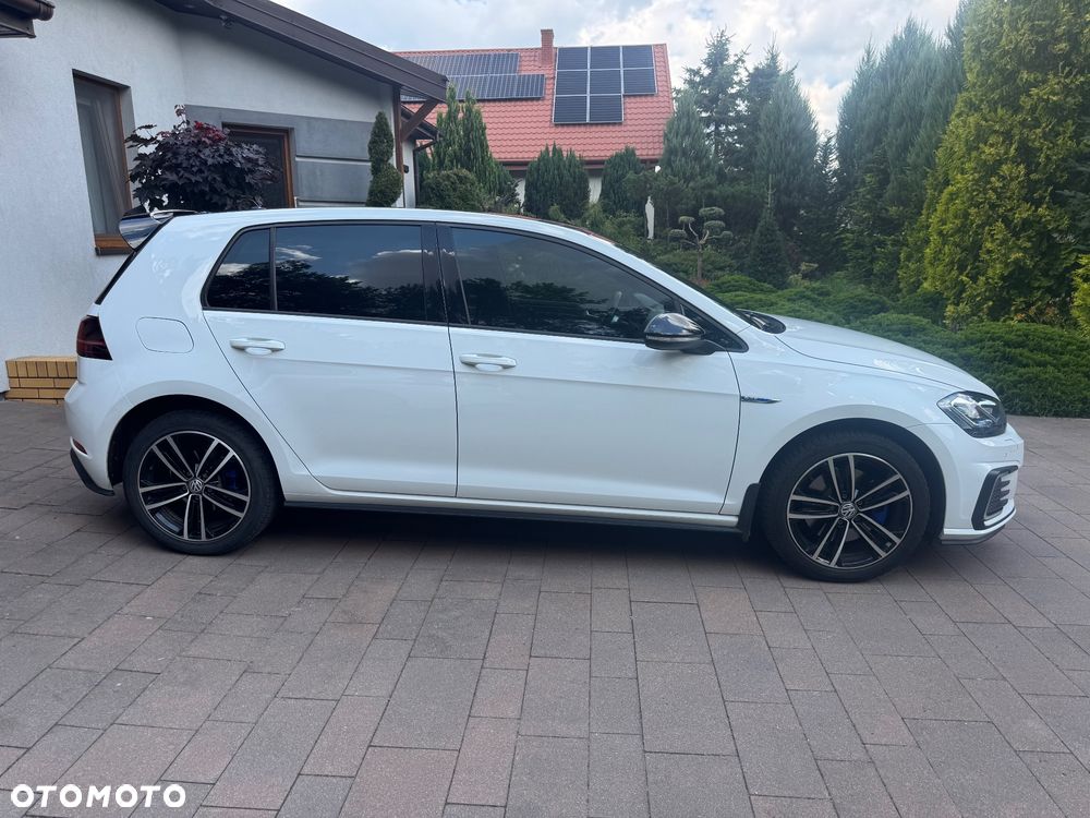 Volkswagen Golf - 6