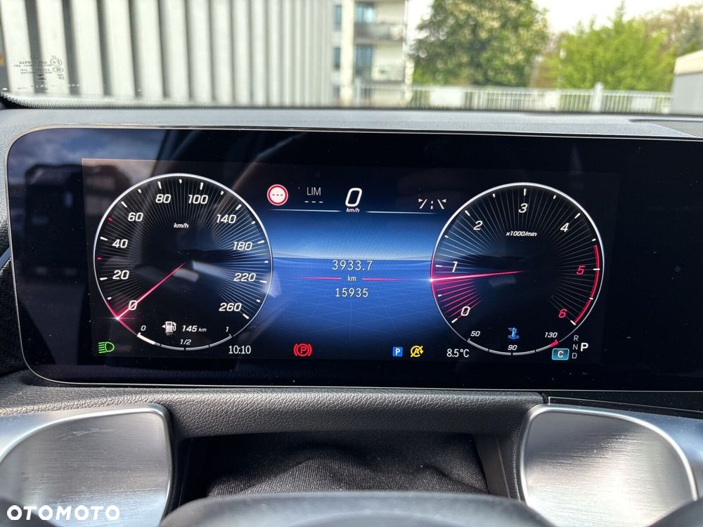 Mercedes-Benz GLB - 13