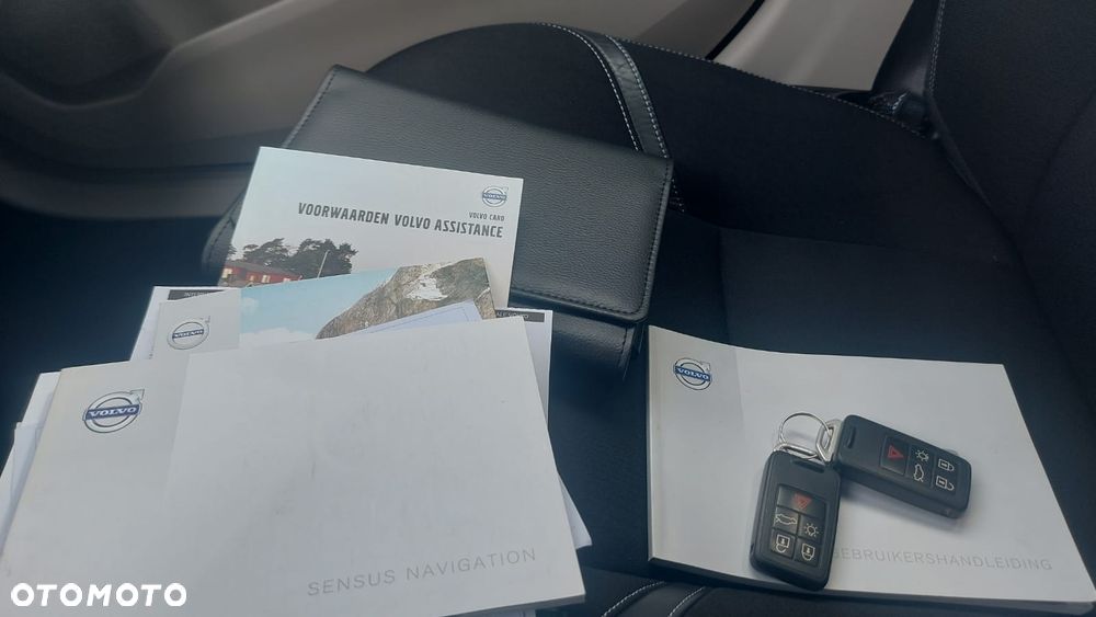 Volvo V40 D4 Momentum - 34