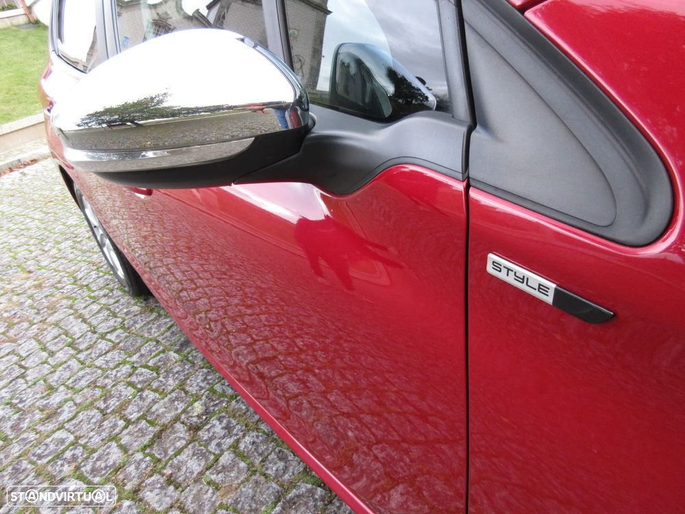 Peugeot 208 1.2 VTi SE Style - 15