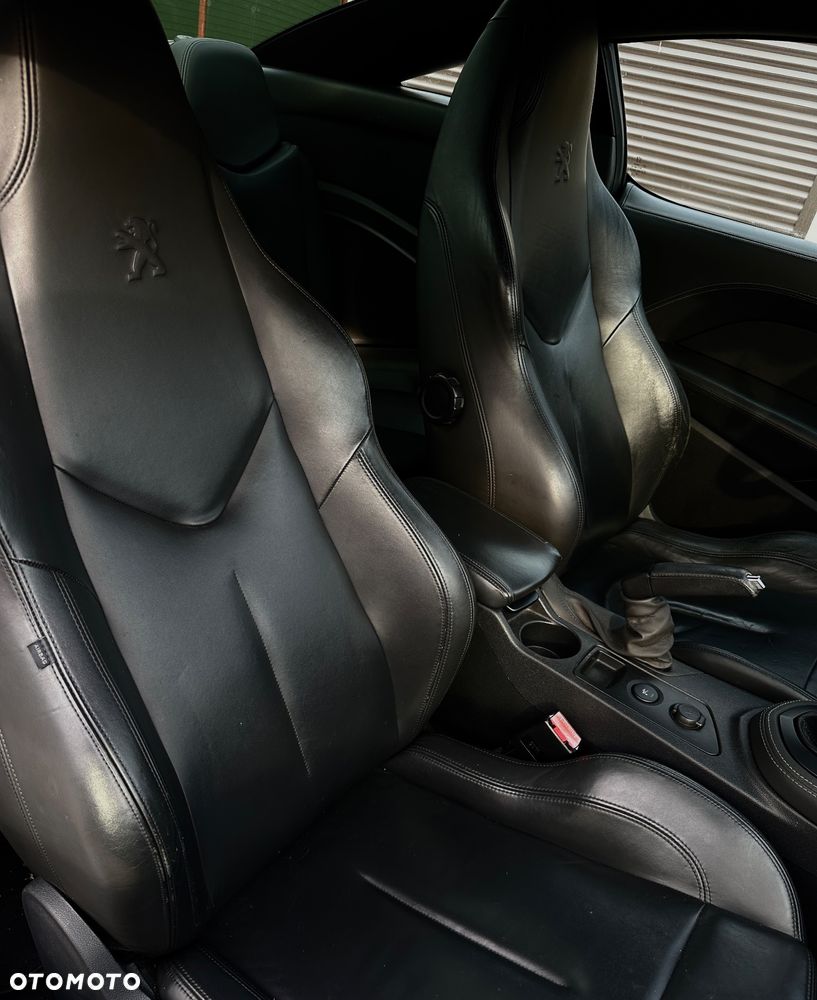 Peugeot RCZ - 8