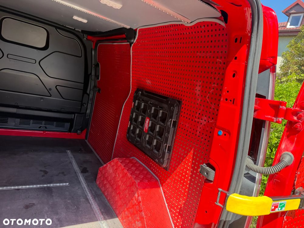 Ford TRANSIT CUSTOM - 32
