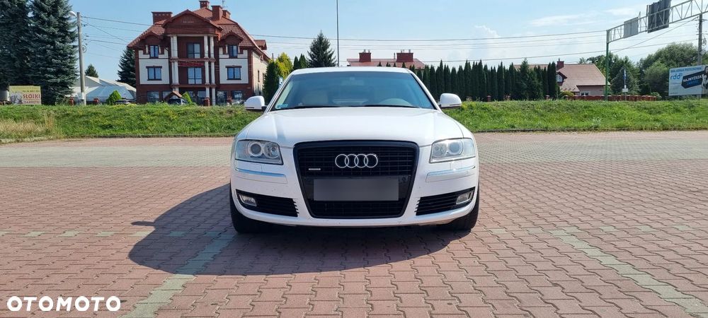Audi A8 4.2 FSI Quattro - 2