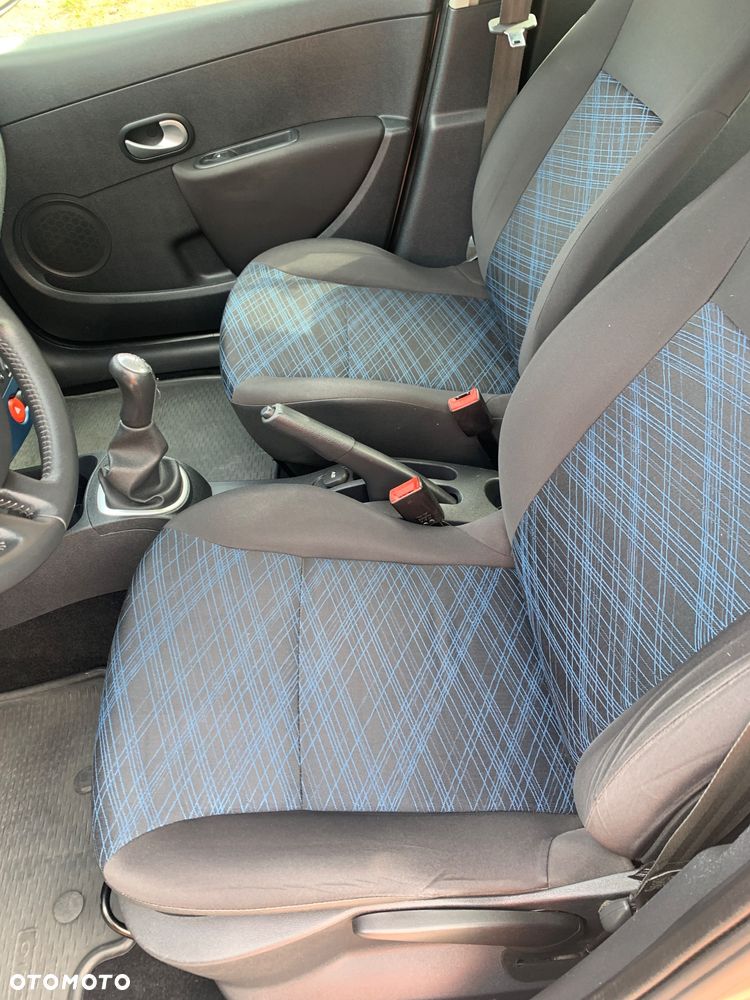 Renault Clio - 19