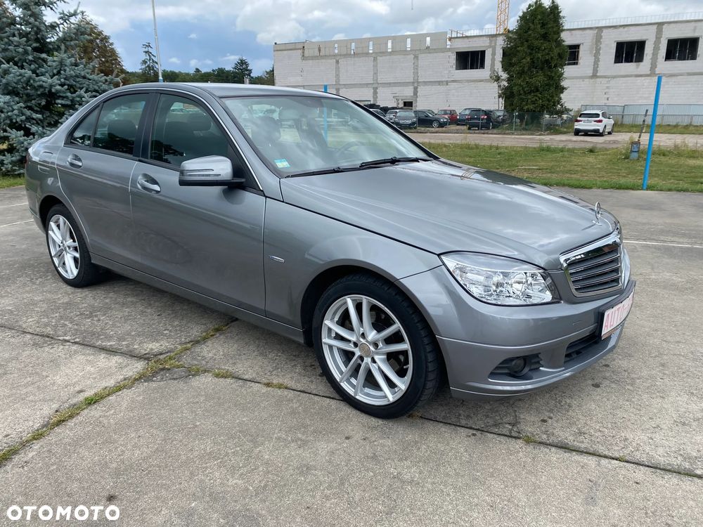 Mercedes-Benz Klasa C 180 CGI BlueEff Classic - 8