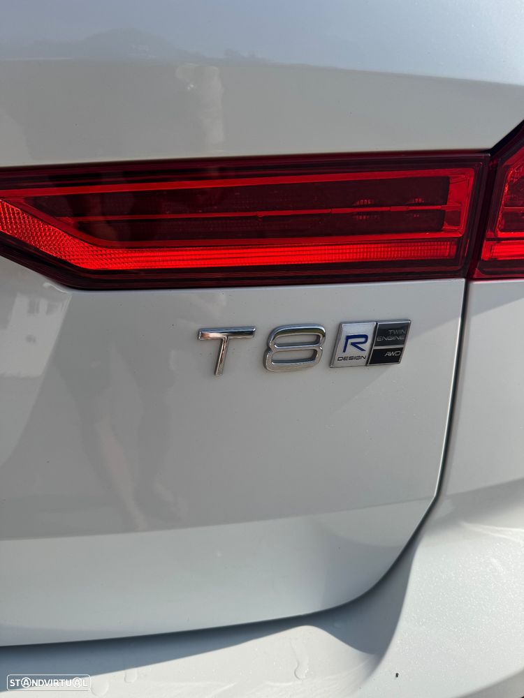 Volvo XC 60 2.0 T8 PHEV R-Design AWD - 40